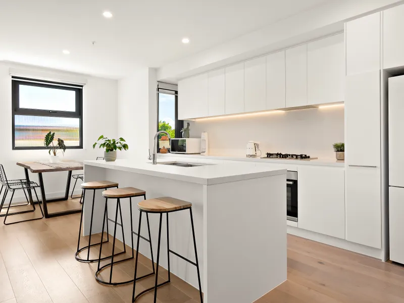 Chic Lock-And-Leave Living In Glen Huntly’s Heart