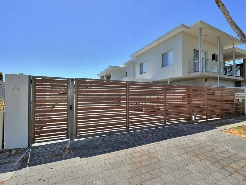 GROUND FLOOR 2 BEDROOM APARTMENT!