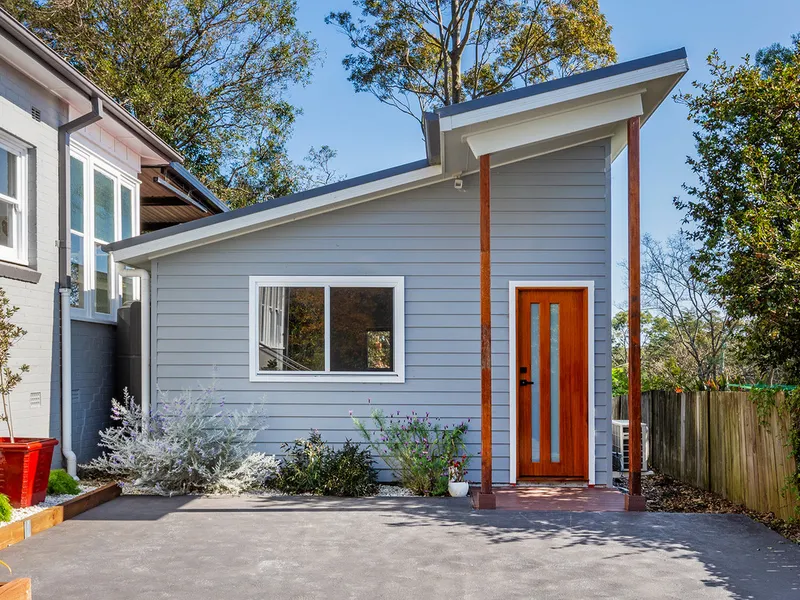 Modern two-bedroom granny flat in convenient location