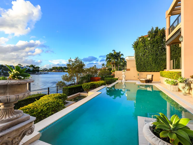 Wide Main River Executive Entertainer in Prestige Cul-de-Sac