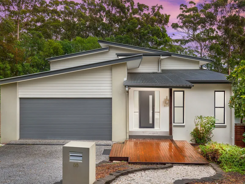 Bush land Backdrop – Stunning & Private Executive Home with Double Gate side access on 930m2 