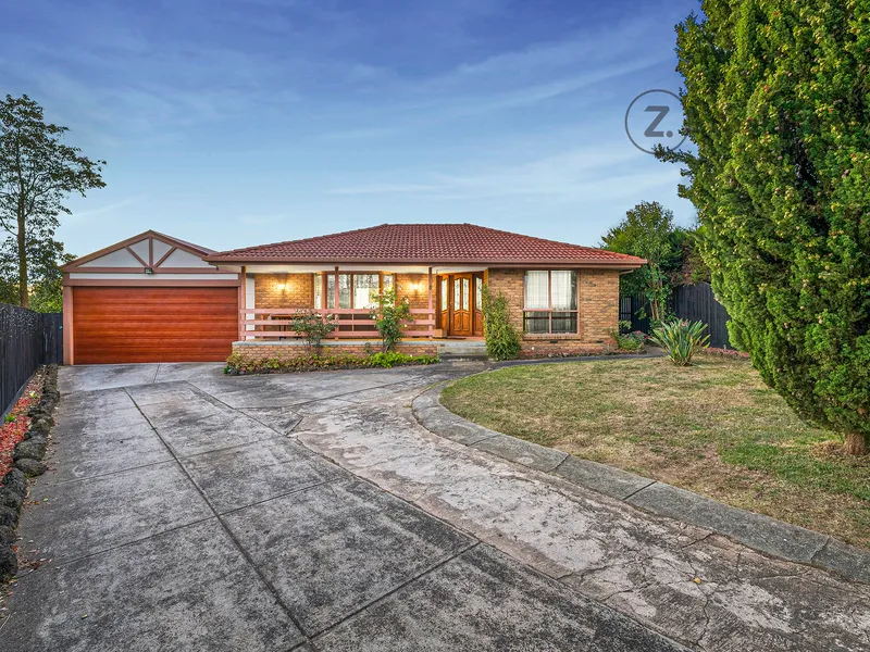 Family Classic with a Court Location On a Huge 720m2 Block!