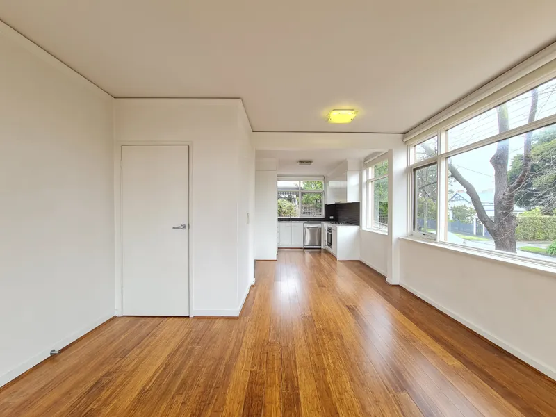 Homely apartment bathed in natural light!