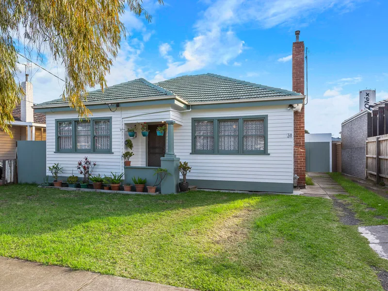 Spacious Living & Gardens in a Quiet Pocket