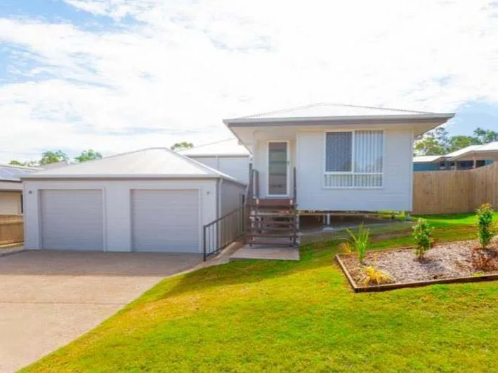 Modern 3 Bedroom Duplex - High on the Hill!!!