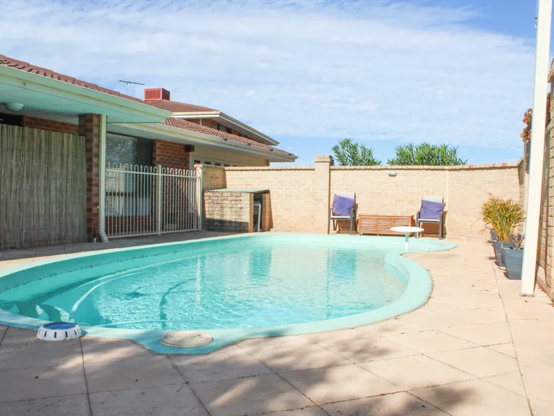 Magnificent family home in perfect location!