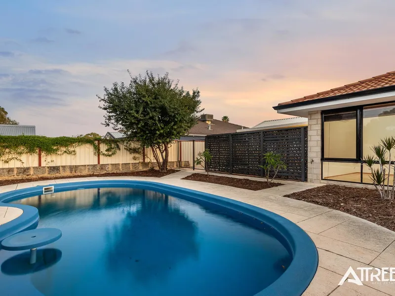 THE ENTERTAINER! SPARKLING POOL + SIDE ACCESS