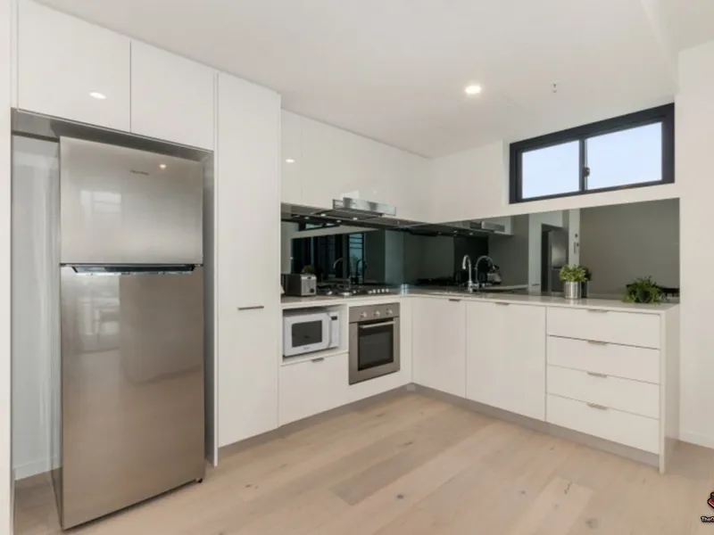 Fully Furnished Apartment with sweeping River and City Views