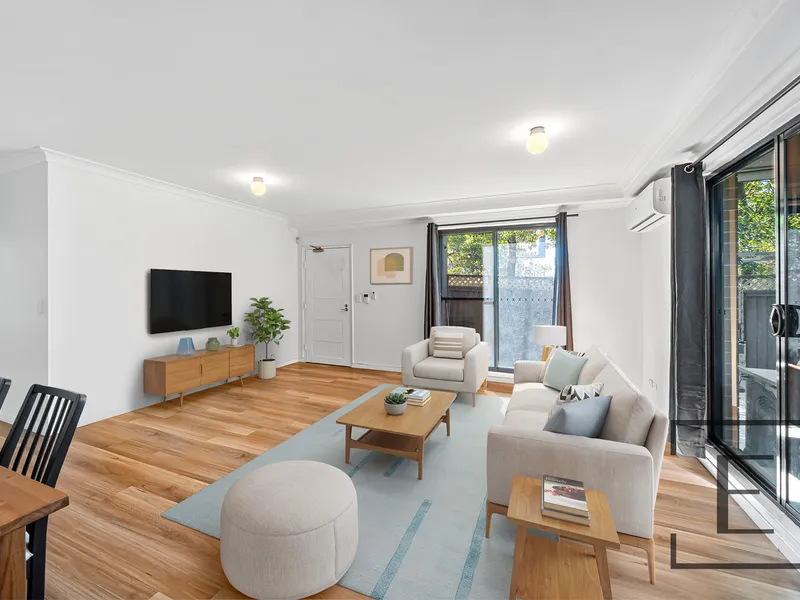 Renovated 2 Bedroom Courtyard Apartment!