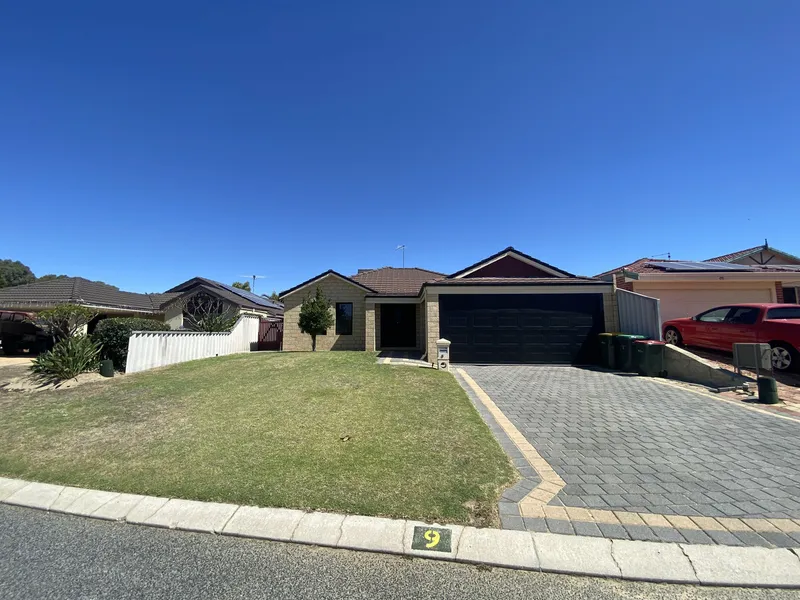 NEAT FOUR BEDROOM FAMILY HOME