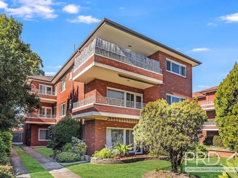 VILLA STYLE FULL BRICK 3 BEDROOM GROUND FLOOR APARTMENT! NO COMMON WALLS(TOTAL SIZE 126.3SQM)