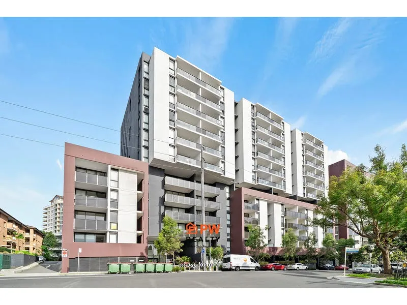 Two Bedroom Apartment with Excellent City View and Minutes walk to Shopping Center! Open Inspection 10AM On Saturday 3/9/22