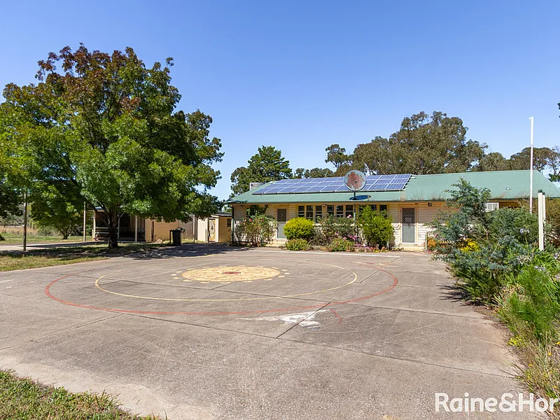 FORMER BURRAGA PUBLIC SCHOOL CLOSED IN 2016 - APPROX. 7.5 ACRES