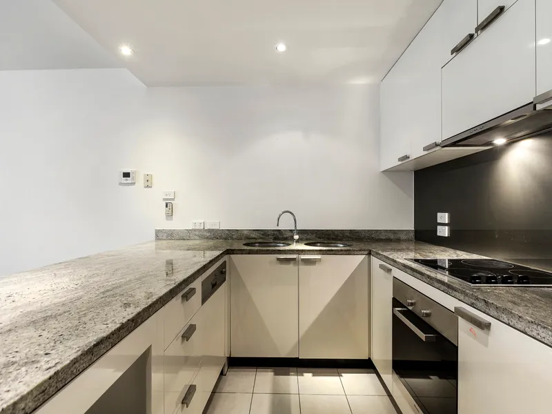 2 BEDROOM, 2 BATHROOM SPACIOUS APARTMENT WITH OFF STREET PARKING & STORAGE CAGE!