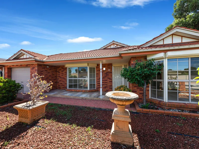 PRIME LOCATION, LOCATION !!!