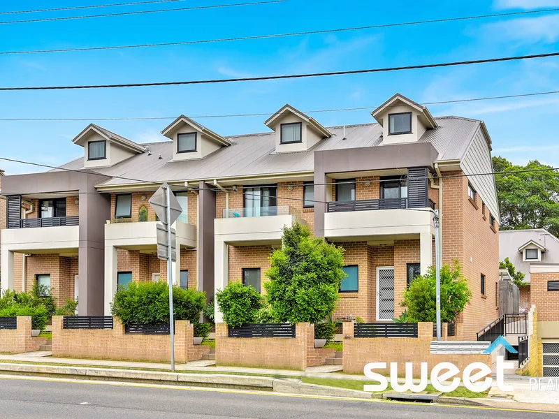 Spacious 2 bedroom town house presents modern design and quality finish