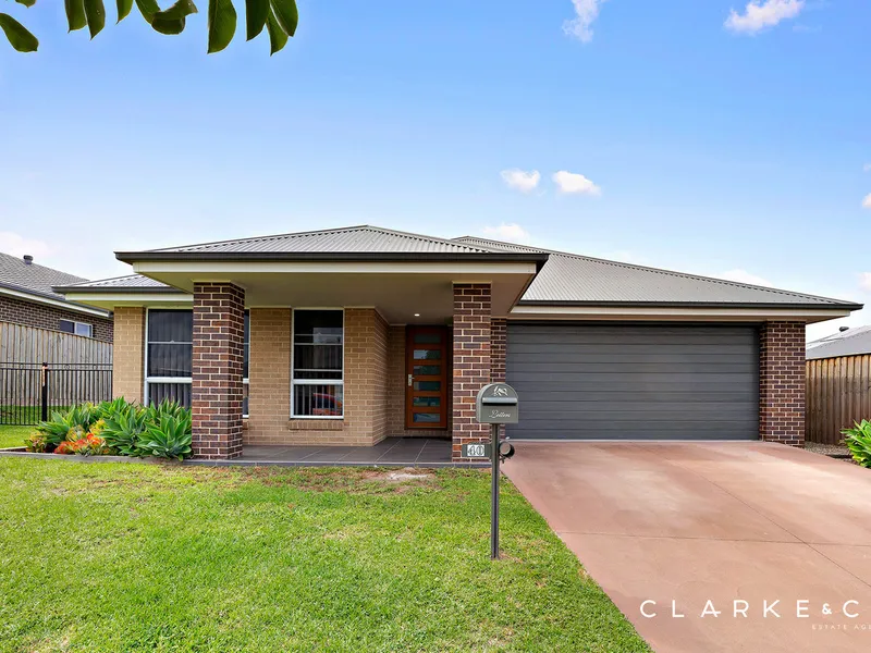 AMAZING FAMILY HOME!