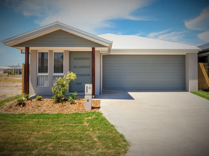 Stunning 4 bedroom home close to Buxton Park