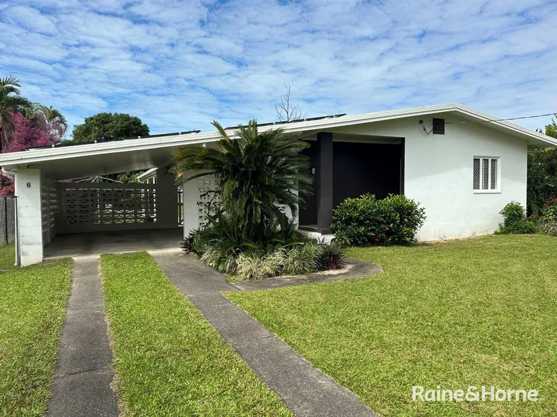 3 Bedroom Unfurnished Home with a Pool