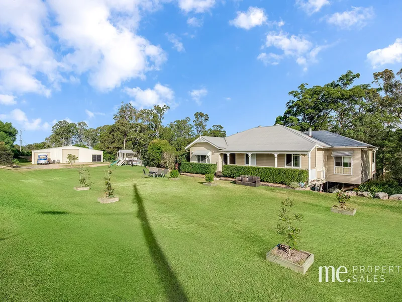 Character Home - 2.8 Acres - Prime Dayboro Location