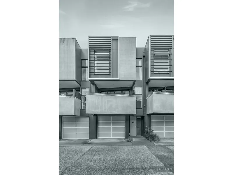 Light Filled Townhouse in a Premium Location!