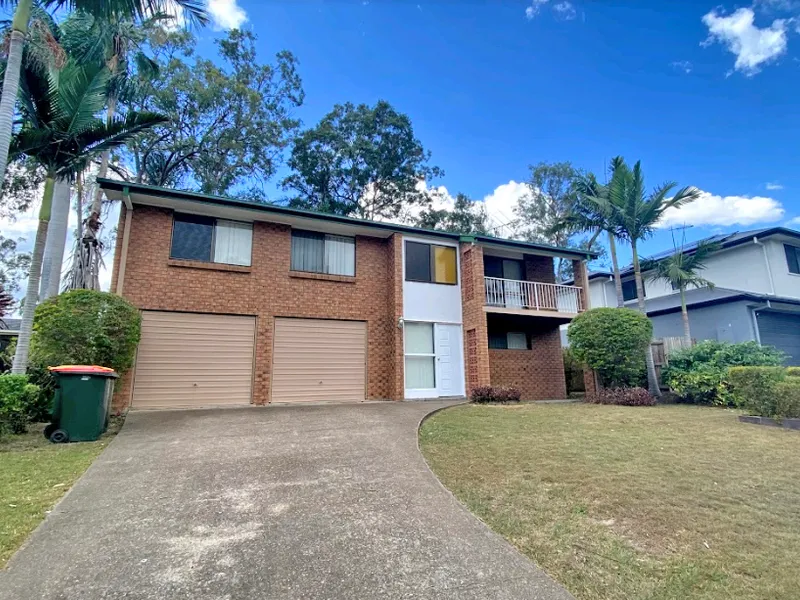 GREAT VALUE FAMILY HOME VERY CLOSE TO MIDDLE PARK STATE SCHOOL