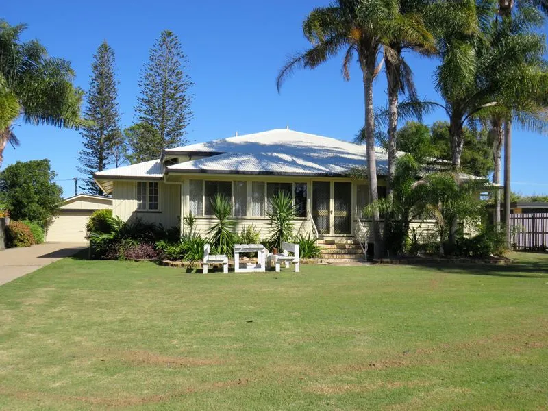 Huge enchanting period home with a modern twist - half an acre on the Esplanade with two street frontage!