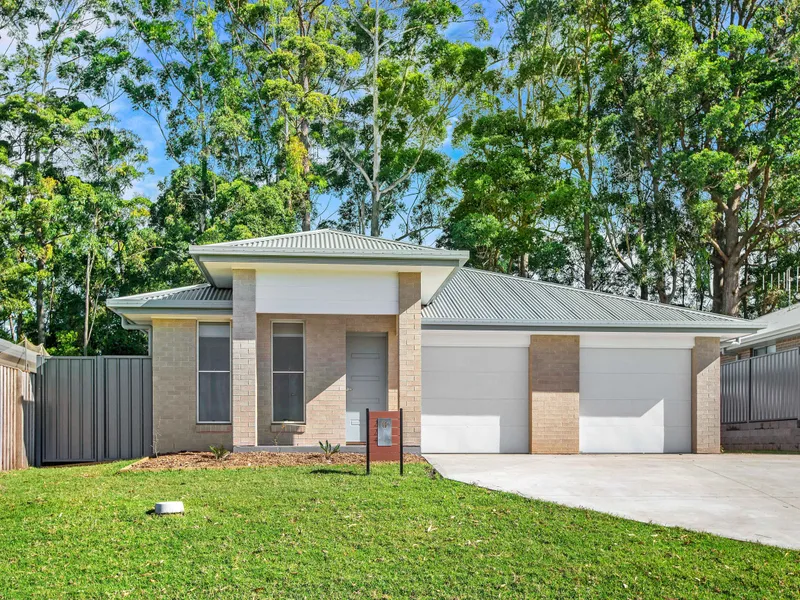 Modern Innes Lake Home
