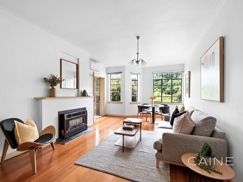 Rare Art Deco Apartment on the Park