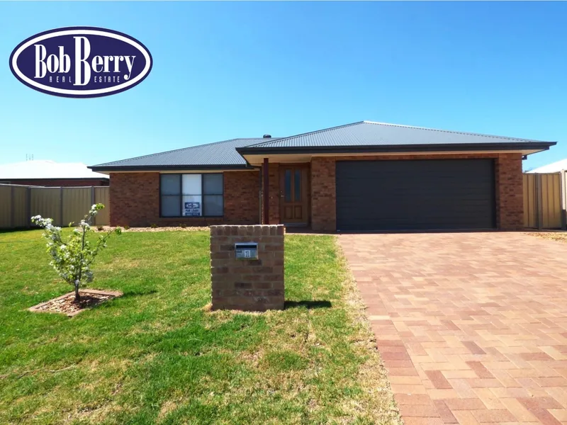 Three bedroom home in South Dubbo location
