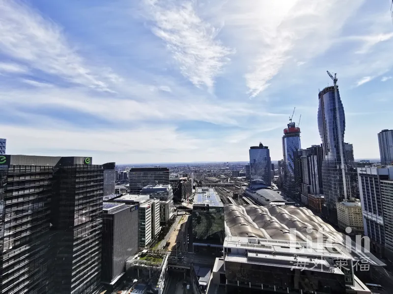 Two Bedroom Apartment At Docklands.