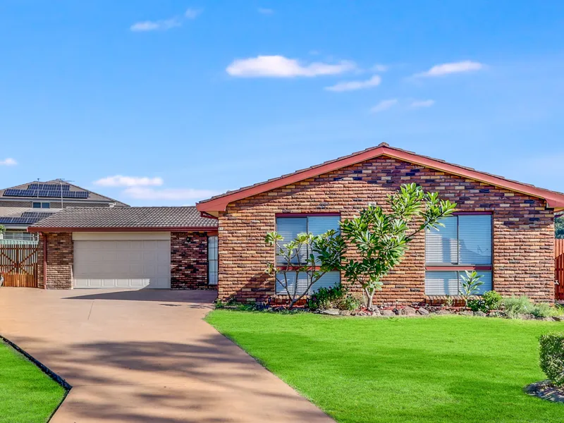 Beautifully Renovated 4 Bedroom Family Home Plus Double Garage