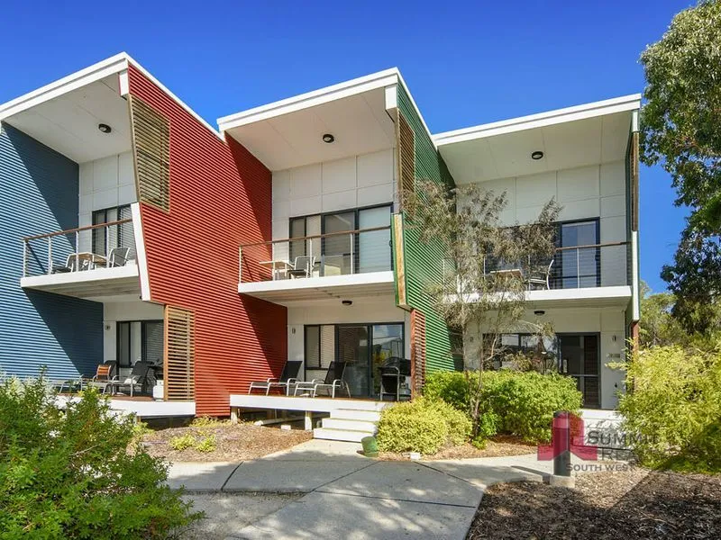 Footprints Resort Preston Beach