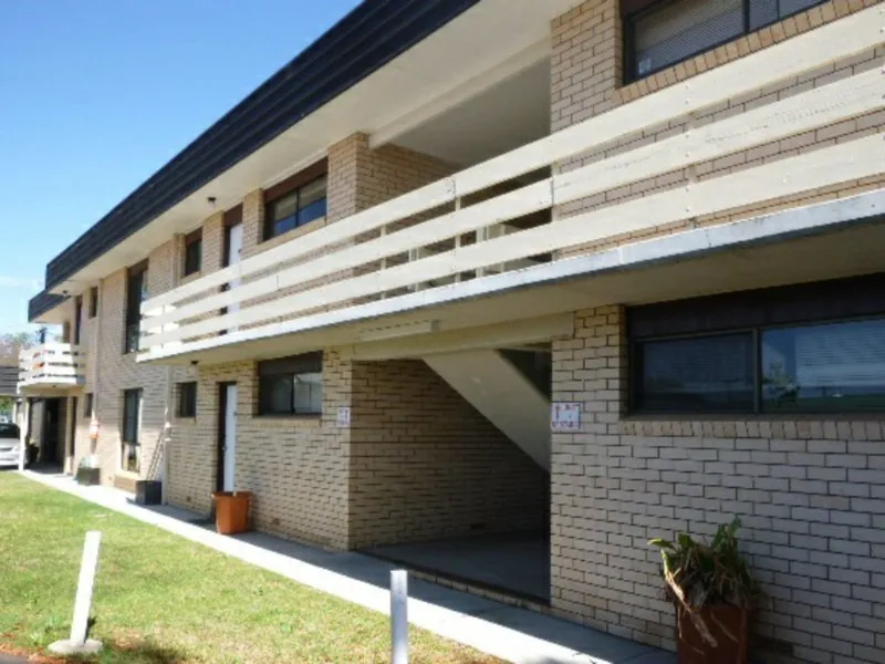 FURNISHED UNIT GROUND FLOOR TWO BEDROOM