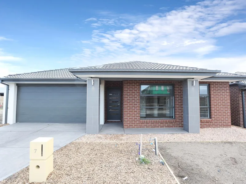 Striking New Family Home!