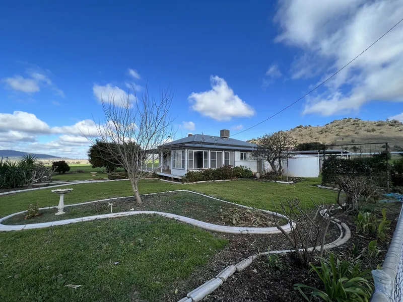 Mountain Valley Cottage - Rent Includes Power