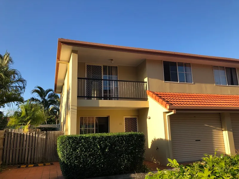 Offering the ultimate in convenience with an amazing location and positioned in a secure well-kept complex! 