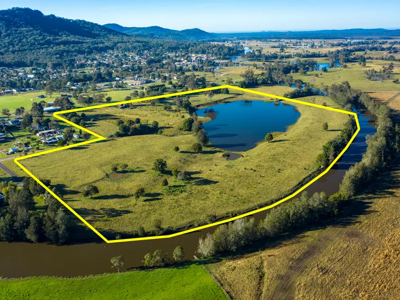HEAVEN ON THE MYALL RIVER  -  18HA  (Approx. 44Ac)