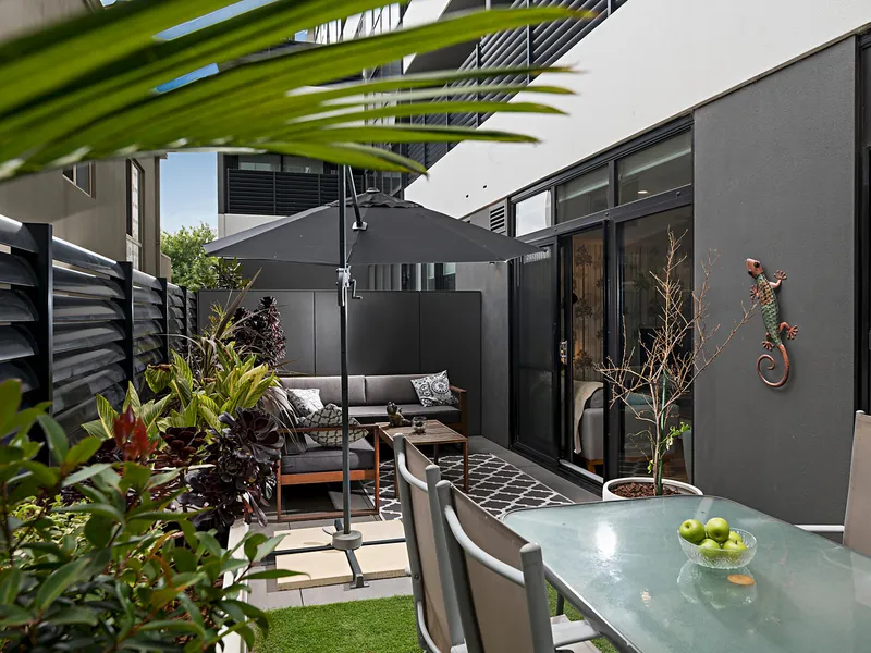 An Oasis of Light and Luxury in Moonee Ponds' Epicentre