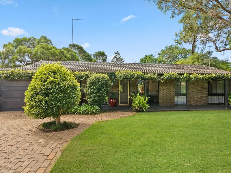 BEAUTIFULLY PRESENTED THREE BEDROOM HOME