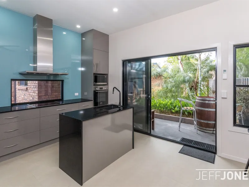 Brand New Two Bedroom, Furnished Granny Flat