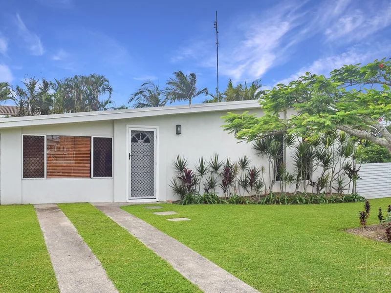 LARGE FAMILY HOME, WALK TO ALL AMENITIES!