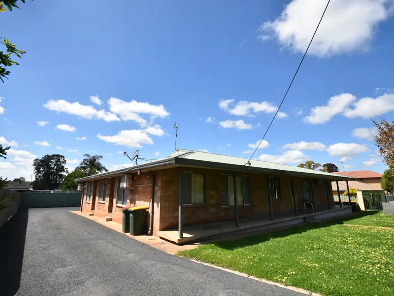 2 BEDROOM UNIT IN SOUTH DUBBO