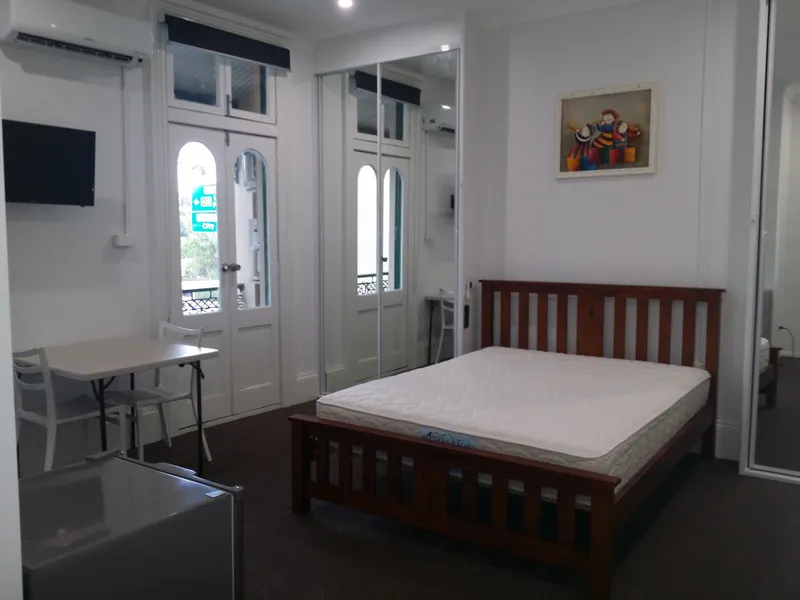 Modern & furnished spacious unit with balcony & all bills included
