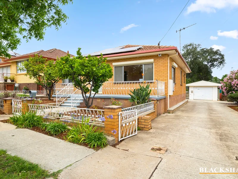 Family Home in sort after Crestwood Estate