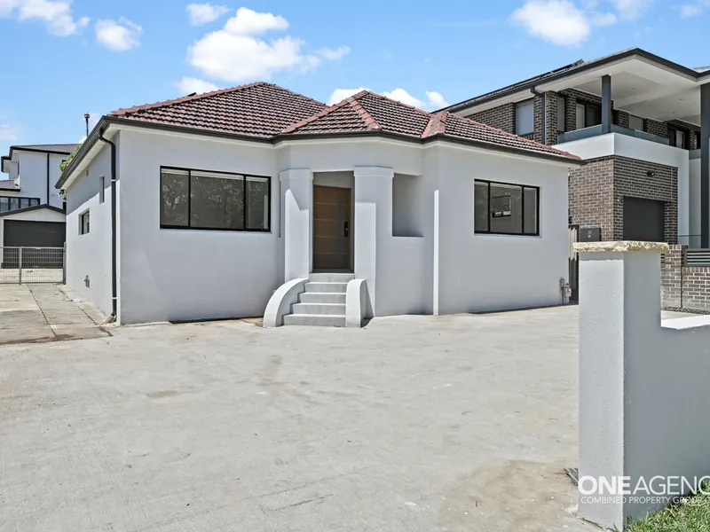 IMPRESSIVE FULLY RENOVATED FAMILY HOME IN GREAT LOCATION!