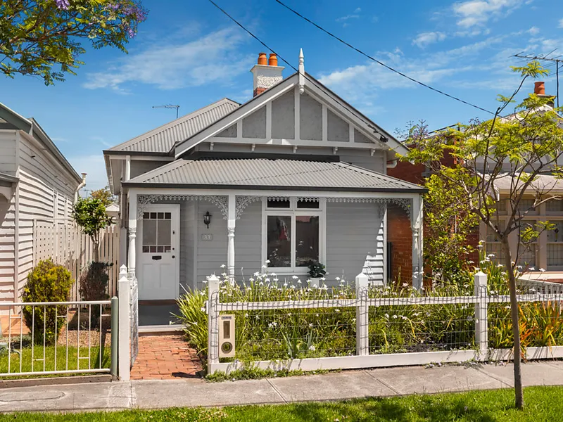 STUNNING & CONTEMPORARY EDWARDIAN HOME IN PRIZED LOCATION!