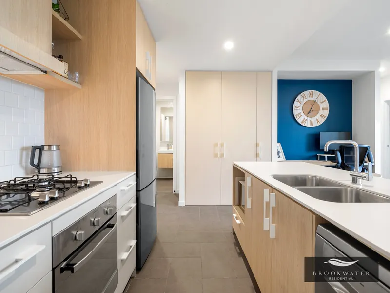Top Level – North Facing Luxury Apartment Living!