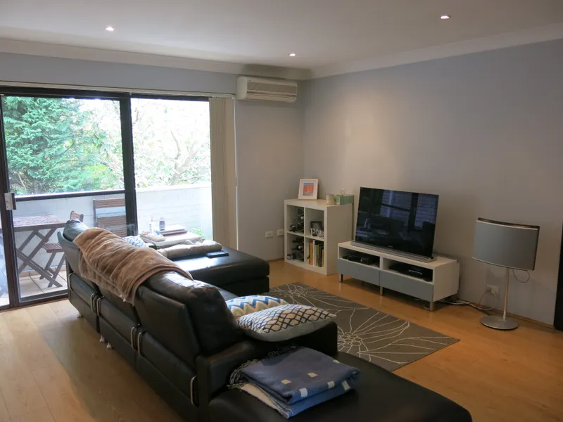 Spacious 2 Bedroom Unit + Garage, Great Location