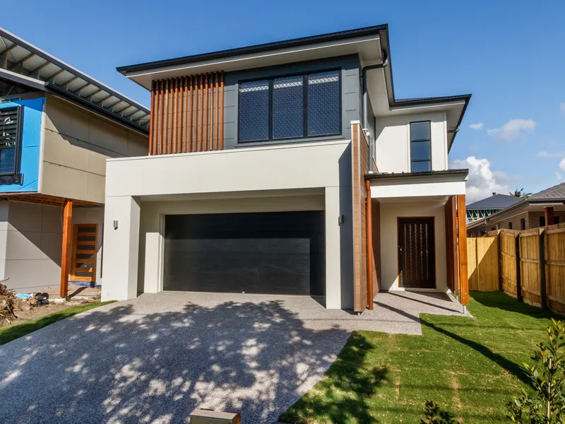 NEAR NEW EXECUTIVE HOME - FIRST TO INSPECT WILL BUY!!!